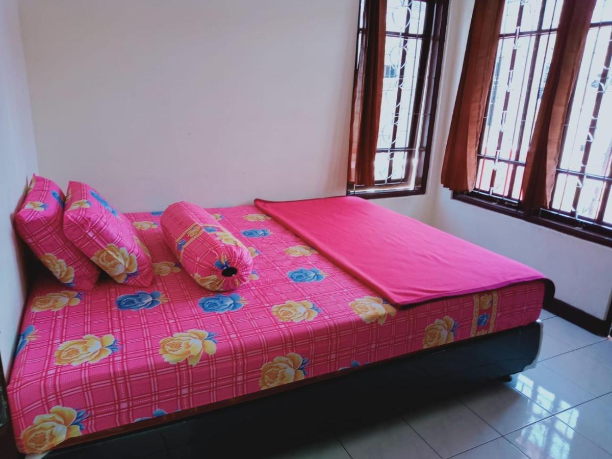 Villa Musti Green Apple Cipanas Sindanglaya ภายนอก รูปภาพ