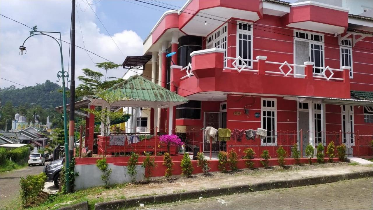 Villa Musti Green Apple Cipanas Sindanglaya ภายนอก รูปภาพ