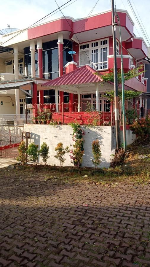 Villa Musti Green Apple Cipanas Sindanglaya ภายนอก รูปภาพ